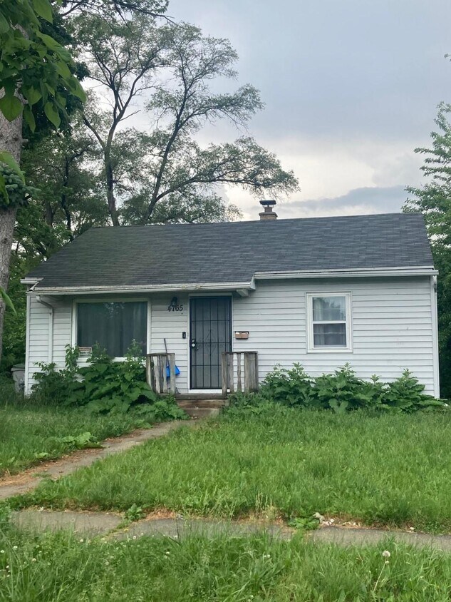 Primary Photo - 4765 N 48th St