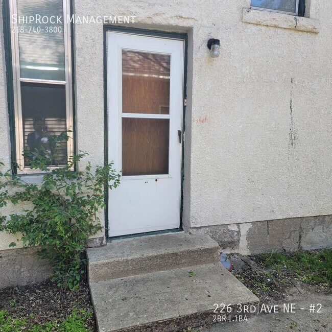 Building Photo - 226 3rd Ave NE