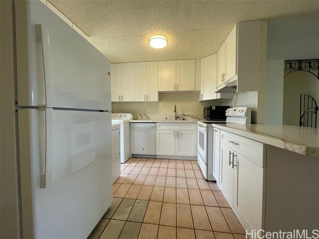 Building Photo - 95-269-269 Waikalani Dr