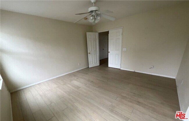 Building Photo - 11875 Cedarbrook Pl