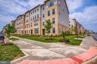 Building Photo - 24276 Thurso Sq