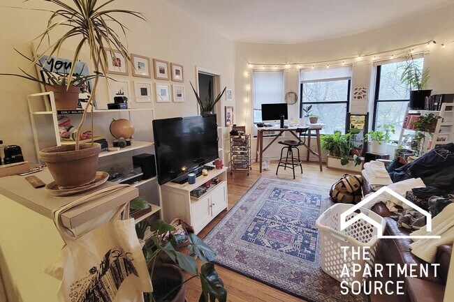 Foto del edificio - 923 W Waveland Ave