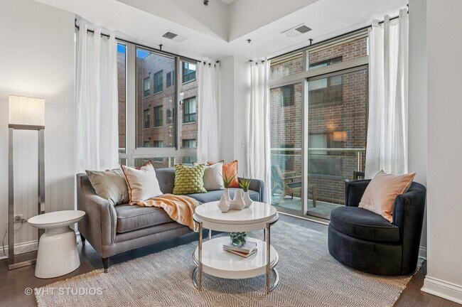 Foto del edificio - 230 W Division St