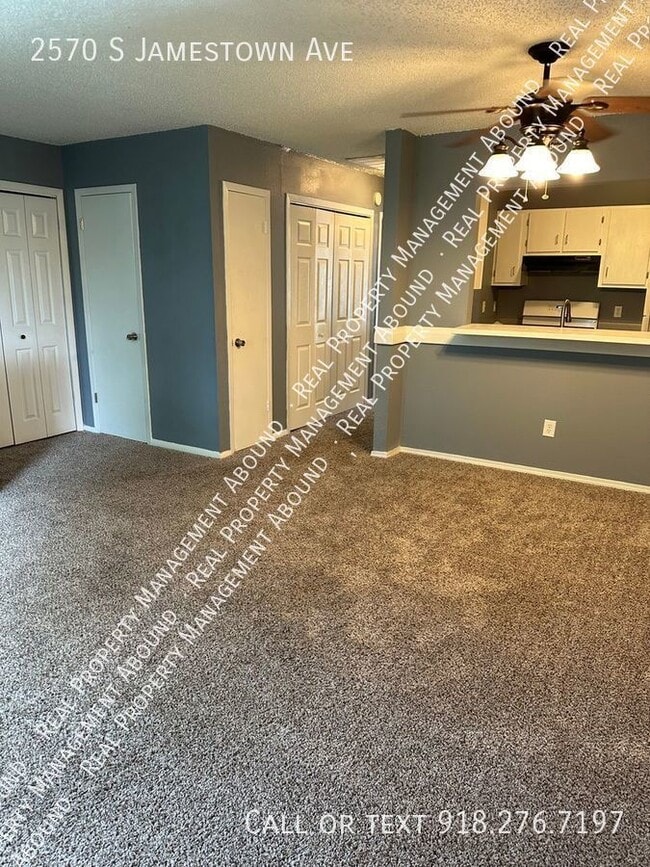 Foto del edificio - 2570 S Jamestown Ave