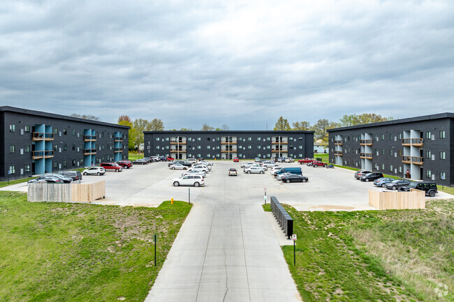 Building Photo - Silverthorne Apartments