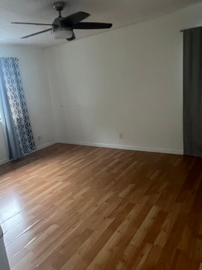 Foto del edificio - 5652 Strawberry Lakes Cir