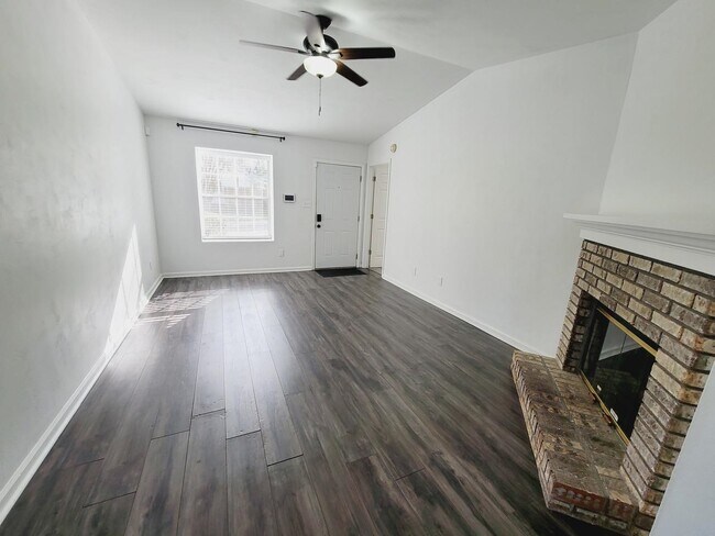 Foto del edificio - 1158 Copper Creek Dr