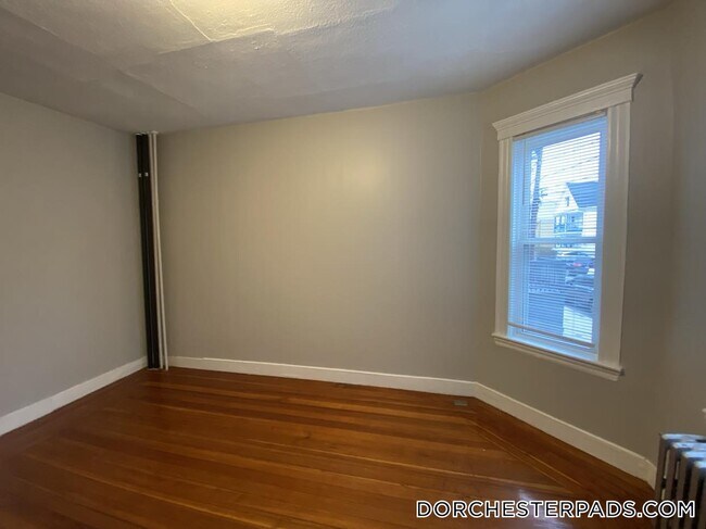 Building Photo - 39 Harwood St