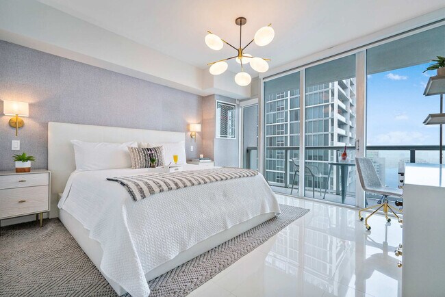 Building Photo - 485 Brickell Ave