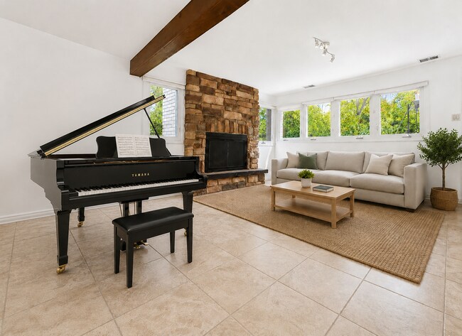 Foto del edificio - 9144 Sycamore Dr