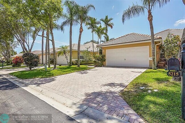 Foto del edificio - 5215 Grande Palm Cir