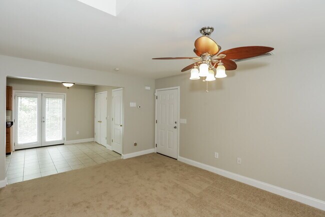 Building Photo - 3319 Westridge Ln SW