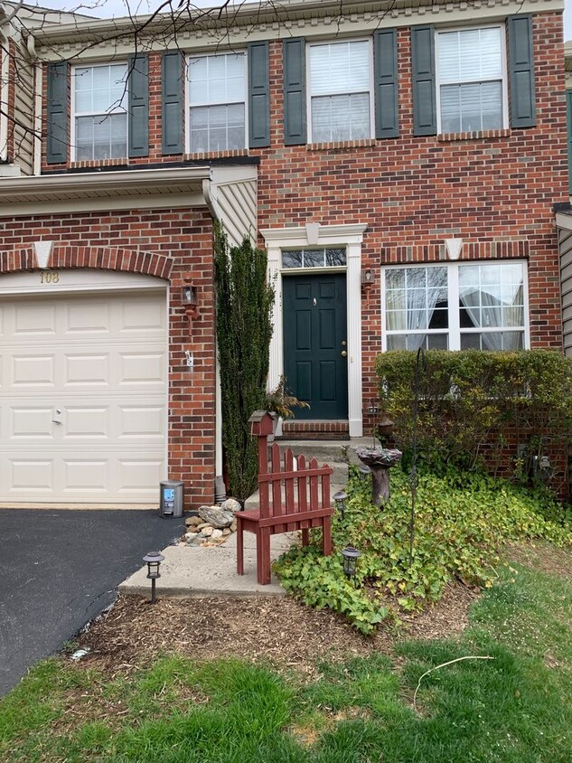 Primary Photo - 3BD/2.5BA Townhome Within Walking Distance...