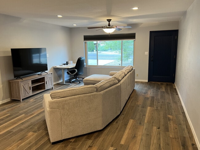 Living room - 1324 W 13th St