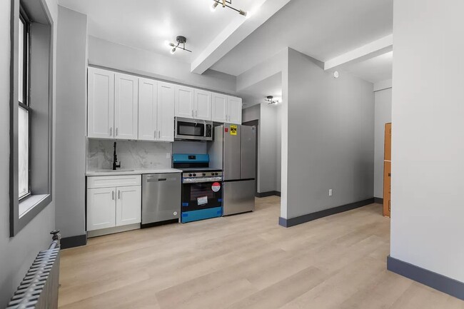 Building Photo - 161 West 54th Street