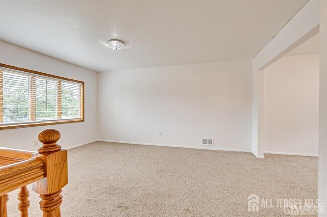 Building Photo - 559 Wood Ave