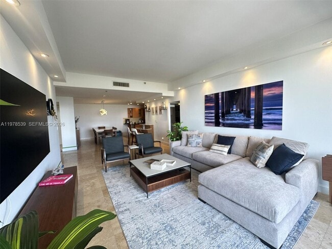 Building Photo - 251 Crandon Blvd