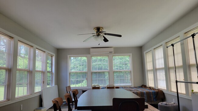 Foto del edificio - 4904 Holmes Ave NW