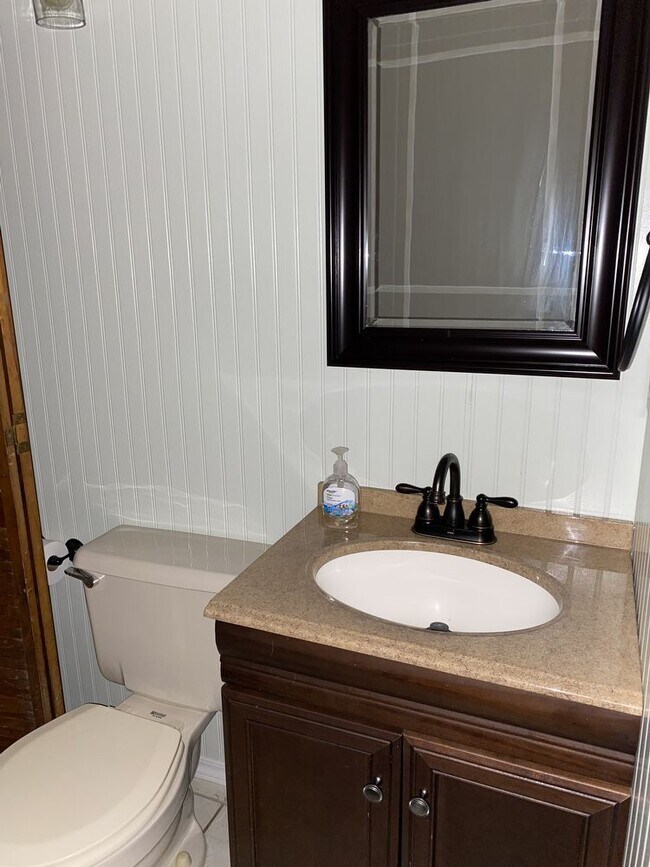 Foto del edificio - 2054 Oak Meadow Cir