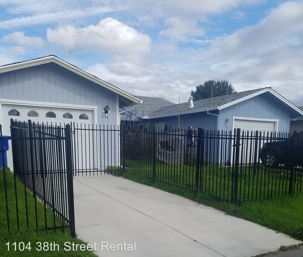 Foto principal - 2 br, 1 bath House - 3196 Western Avenue