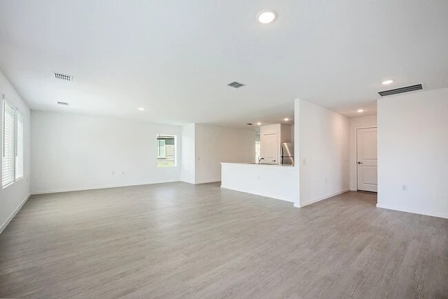 Building Photo - 10811 Soupe Cv