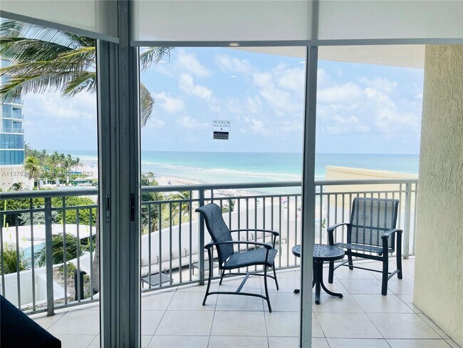 Building Photo - 17375 Collins Ave