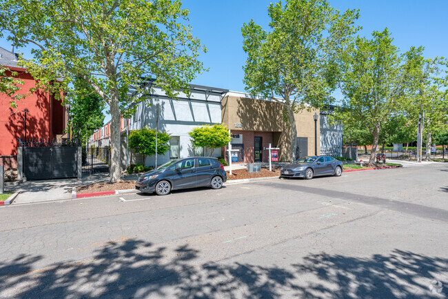 Building Photo - Whiskey Hill Lofts