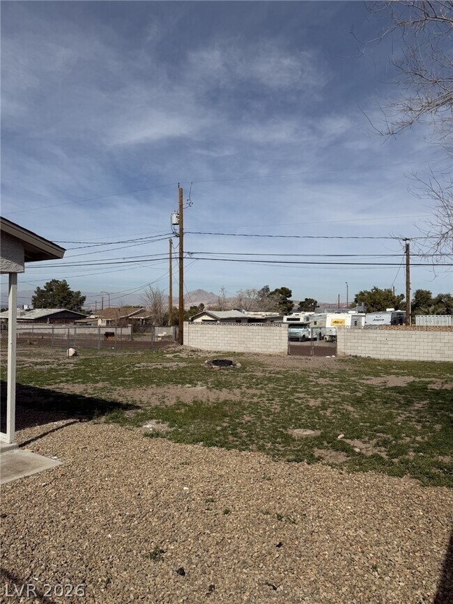 Foto del edificio - 254 W Basic Rd