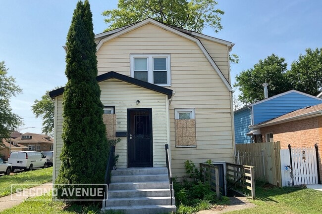 Building Photo - 1301 W 97th St
