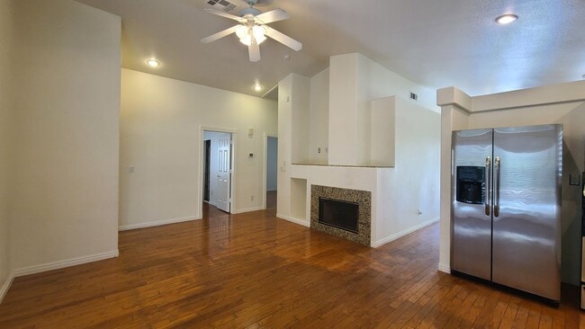 Building Photo - 1413 Iron Springs Dr
