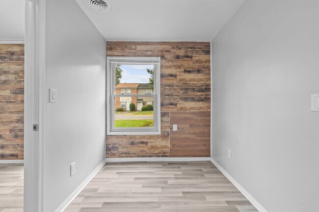 Building Photo - 1579 Darren Cir