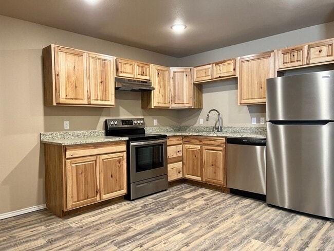 Building Photo - Recently Built Home in Rapidly Expanding W...