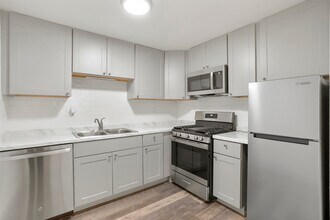 Building Photo - 3001 Umatilla St