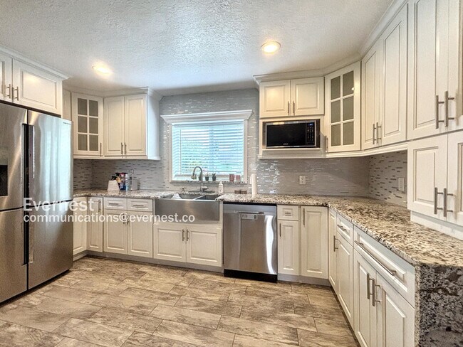 Foto del edificio - 8210 Mara Vista Ct
