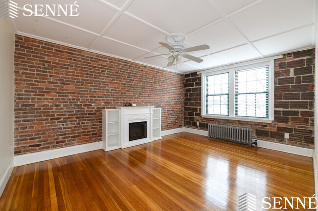 Building Photo - 295 Spring Street Ext