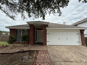Building Photo - 916 Whitehall Dr