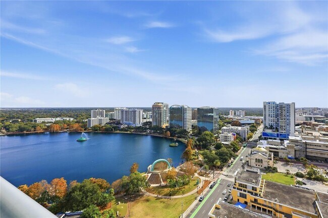 Foto del edificio - 150 E Robinson St