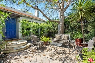 Building Photo - 449 Westbourne Dr