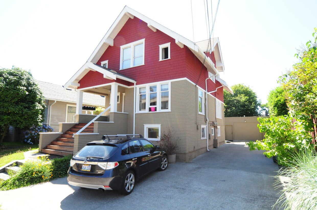 Building Photo - 415 N 47th St