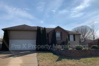 Building Photo - 740 E Gallup Hill Rd