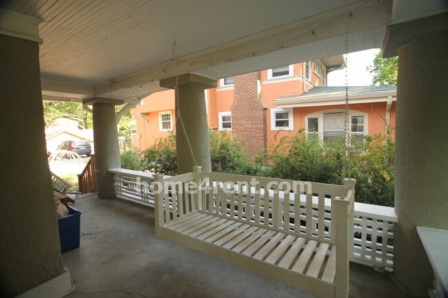 Foto del edificio - 5937 Oak St