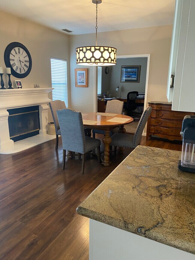 Foto del edificio - 5411 Havenhurst Cir