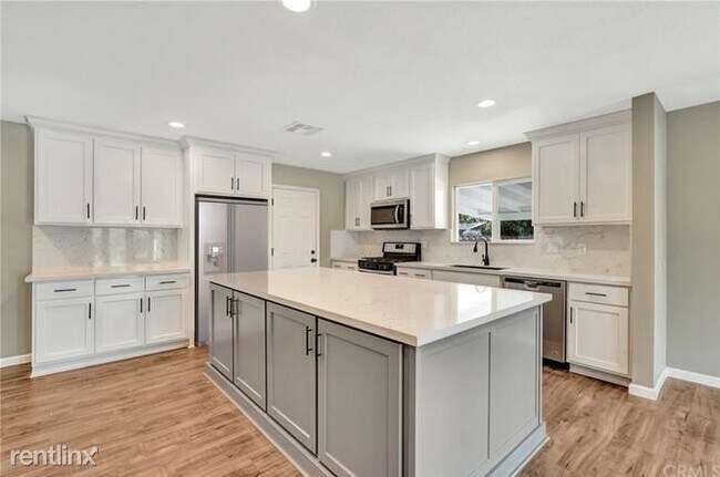 Building Photo - 4 br, 2 bath House - 255 Frost Court