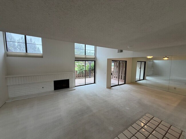 Foto del edificio - 4569 Foxenwood Ln