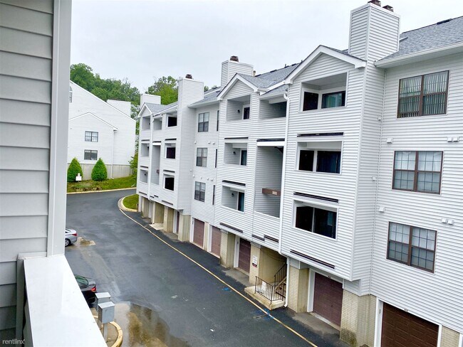 Foto del edificio - 1649 Carriage House Terrace