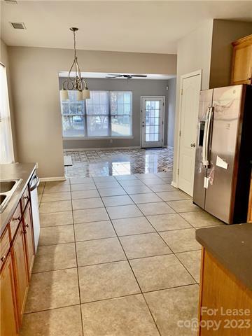 Building Photo - 5924 Colonial Garden Dr