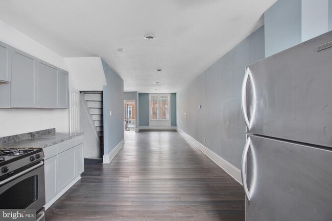 Building Photo - 2212 W Fayette St