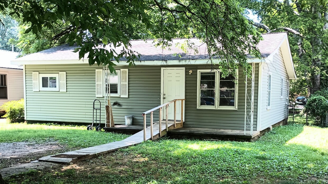 Primary Photo - Charming 3-Bedroom Home for Rent!