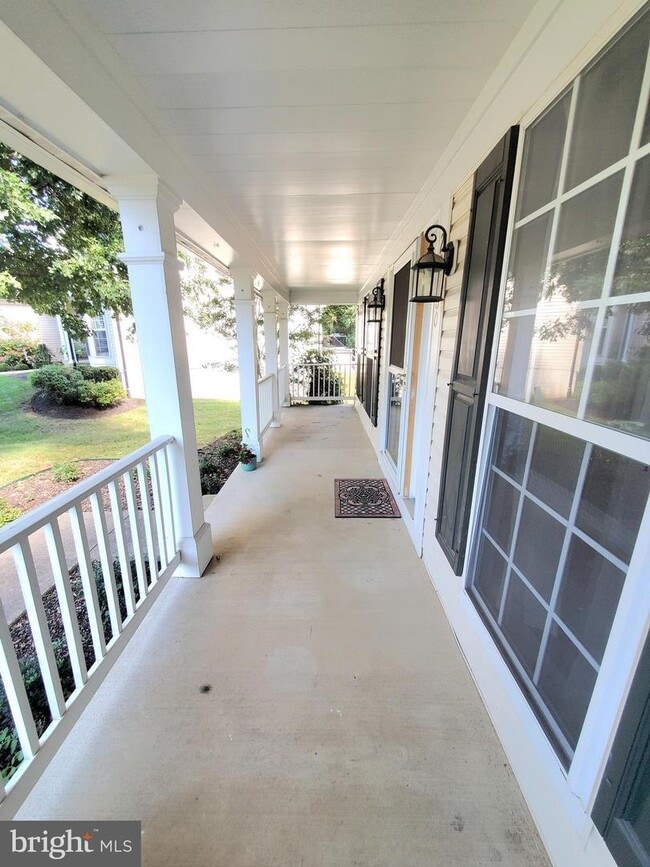 Building Photo - 20960 Capilano Ct