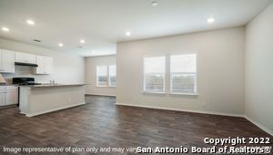 Foto del edificio - 14211 Yukon Blvd